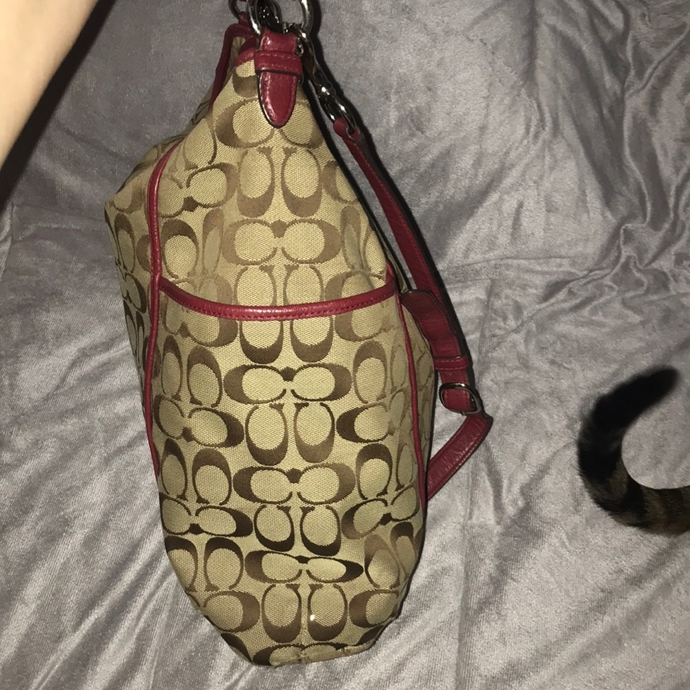 COACH Signature canvas LARGE Hobo - Picture 7 of 16